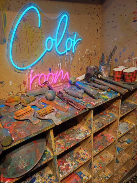 Defouler On a testé: Color Room, l'activité pour se défouler et créer en famille ...