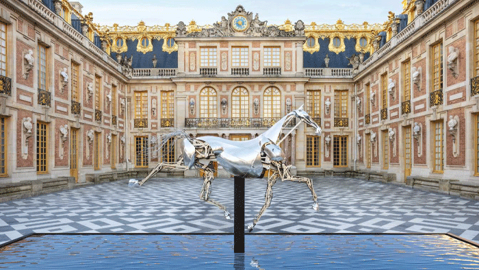 Zeus, le cheval de la cérémonie d'ouverture des JO de Paris 2024 est exposé à l'Hotel de Ville jusqu'au 2 avril 2025. 