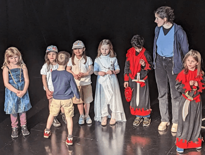 Les stages de théâtre dès 4 ans sont à retrouver tout l'été 2026 au théâtre L'île Ô