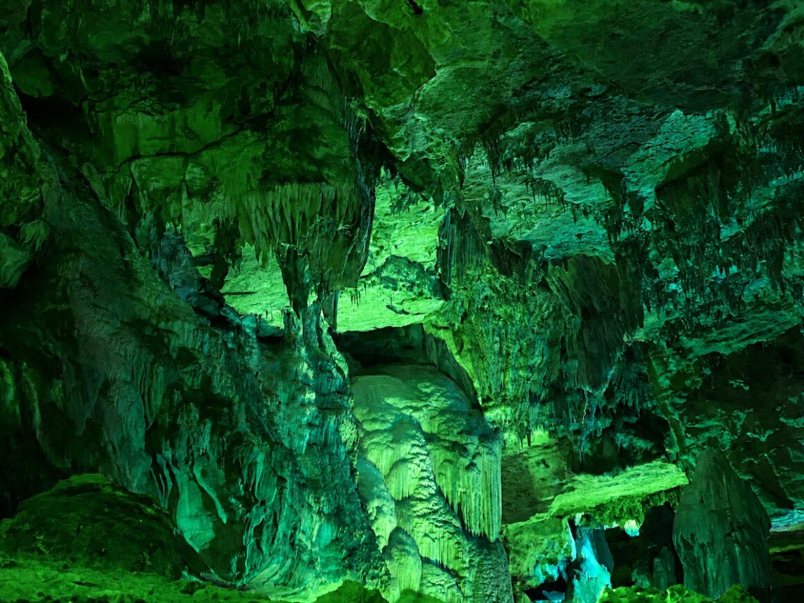 grottes de la balme halloween balmoween